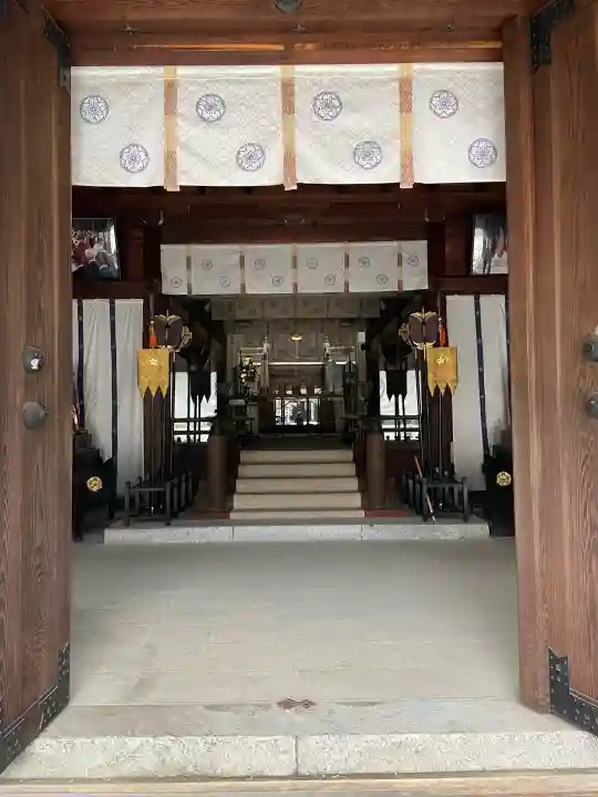 栃木縣護國神社の{uncategorized: "未分類", other: "その他", undefined: "問題あり", building: "その他建物", grave: "お墓", sacred_gate: "鳥居", guardian: "狛犬", statue: "像", buddha: "仏像", history: "歴史", nature: "自然", garden: "庭園", animal: "動物", pagoda: "塔", temizu: "手水舎", mountain_gate: "山門・神門", sanctuary: "本殿・本堂", subordinate: "末社・摂社", art: "芸術", scenery: "景色", jizo: "地蔵", ema: "絵馬", goshuin: "御朱印", omikuji: "おみくじ", items: "授与品その他", amulet: "お守り", goshuincho: "御朱印帳", eats: "食事", festival: "お祭り", votive_dance: "神楽", shichigosan: "七五三参", wedding: "結婚式", experience: "体験その他", initially: "初詣", around: "周辺", anti_infection: "感染症対策"}