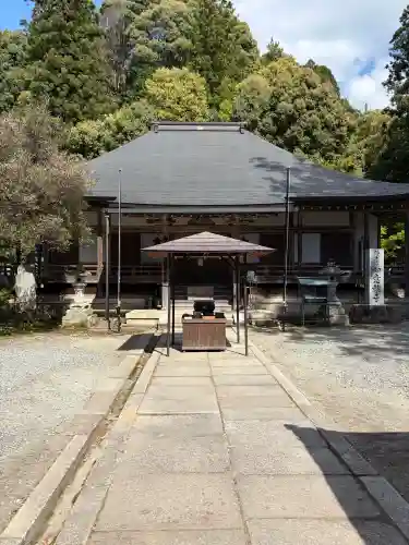如意輪寺の{uncategorized: "未分類", other: "その他", undefined: "問題あり", building: "その他建物", grave: "お墓", sacred_gate: "鳥居", guardian: "狛犬", statue: "像", buddha: "仏像", history: "歴史", nature: "自然", garden: "庭園", animal: "動物", pagoda: "塔", temizu: "手水舎", mountain_gate: "山門・神門", sanctuary: "本殿・本堂", subordinate: "末社・摂社", art: "芸術", scenery: "景色", jizo: "地蔵", ema: "絵馬", goshuin: "御朱印", omikuji: "おみくじ", items: "授与品その他", amulet: "お守り", goshuincho: "御朱印帳", eats: "食事", festival: "お祭り", votive_dance: "神楽", shichigosan: "七五三参", wedding: "結婚式", experience: "体験その他", initially: "初詣", around: "周辺", anti_infection: "感染症対策"}