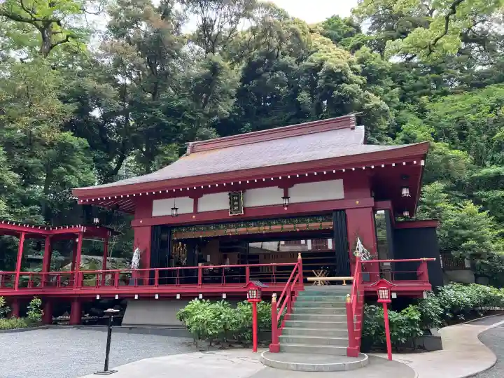 來宮神社の{uncategorized: "未分類", other: "その他", undefined: "問題あり", building: "その他建物", grave: "お墓", sacred_gate: "鳥居", guardian: "狛犬", statue: "像", buddha: "仏像", history: "歴史", nature: "自然", garden: "庭園", animal: "動物", pagoda: "塔", temizu: "手水舎", mountain_gate: "山門・神門", sanctuary: "本殿・本堂", subordinate: "末社・摂社", art: "芸術", scenery: "景色", jizo: "地蔵", ema: "絵馬", goshuin: "御朱印", omikuji: "おみくじ", items: "授与品その他", amulet: "お守り", goshuincho: "御朱印帳", eats: "食事", festival: "お祭り", votive_dance: "神楽", shichigosan: "七五三参", wedding: "結婚式", experience: "体験その他", initially: "初詣", around: "周辺", anti_infection: "感染症対策"}