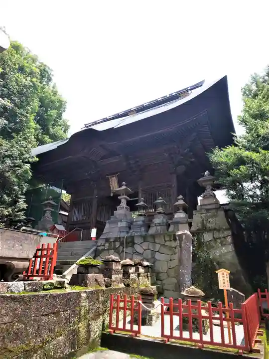 産泰神社の山門・神門