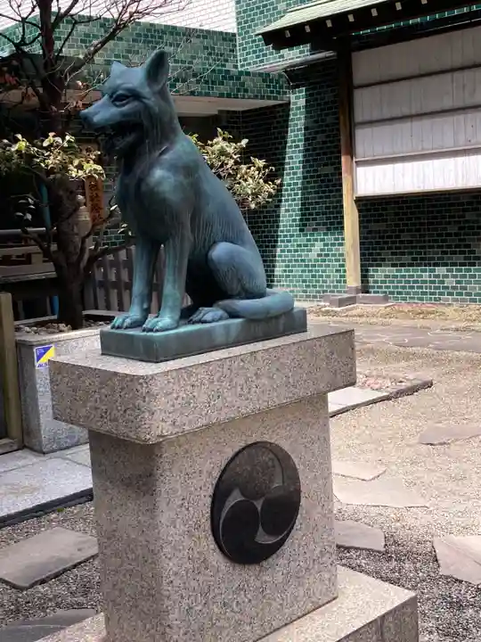 宮益御嶽神社の狛犬