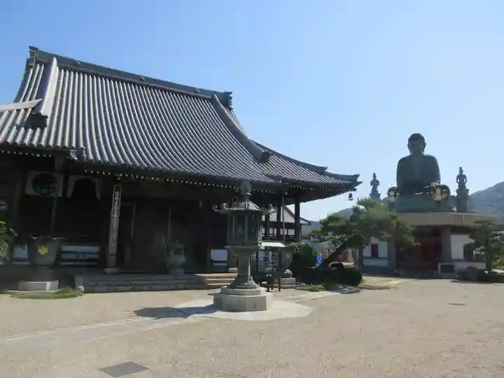 極楽寺の本殿・本堂