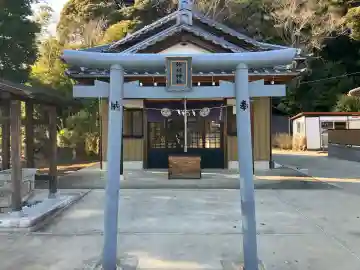 外川神社の{uncategorized: "未分類", other: "その他", undefined: "問題あり", building: "その他建物", grave: "お墓", sacred_gate: "鳥居", guardian: "狛犬", statue: "像", buddha: "仏像", history: "歴史", nature: "自然", garden: "庭園", animal: "動物", pagoda: "塔", temizu: "手水舎", mountain_gate: "山門・神門", sanctuary: "本殿・本堂", subordinate: "末社・摂社", art: "芸術", scenery: "景色", jizo: "地蔵", ema: "絵馬", goshuin: "御朱印", omikuji: "おみくじ", items: "授与品その他", amulet: "お守り", goshuincho: "御朱印帳", eats: "食事", festival: "お祭り", votive_dance: "神楽", shichigosan: "七五三参", wedding: "結婚式", experience: "体験その他", initially: "初詣", around: "周辺", anti_infection: "感染症対策"}