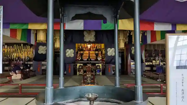 立山寺の本殿・本堂