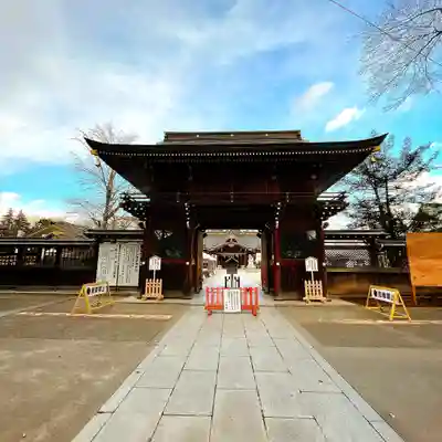 諏訪神社の山門・神門