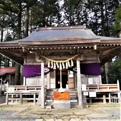 坪沼八幡神社の本殿・本堂