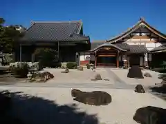 霊光院の庭園