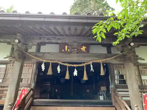 真野寺の本殿・本堂