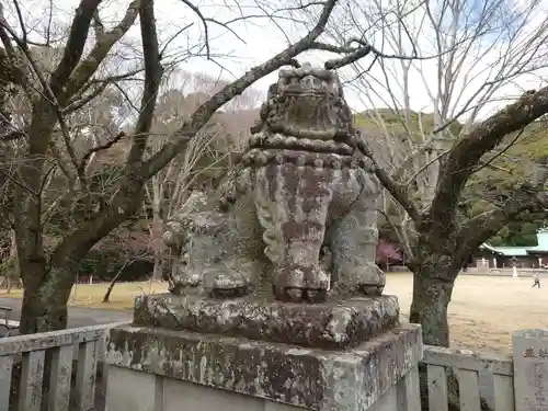 靜岡縣護國神社の狛犬