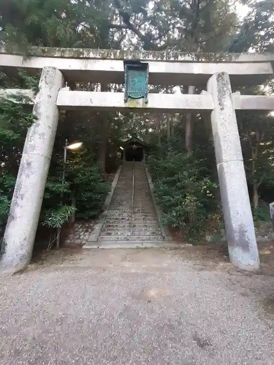 建水分神社の{uncategorized: "未分類", other: "その他", undefined: "問題あり", building: "その他建物", grave: "お墓", sacred_gate: "鳥居", guardian: "狛犬", statue: "像", buddha: "仏像", history: "歴史", nature: "自然", garden: "庭園", animal: "動物", pagoda: "塔", temizu: "手水舎", mountain_gate: "山門・神門", sanctuary: "本殿・本堂", subordinate: "末社・摂社", art: "芸術", scenery: "景色", jizo: "地蔵", ema: "絵馬", goshuin: "御朱印", omikuji: "おみくじ", items: "授与品その他", amulet: "お守り", goshuincho: "御朱印帳", eats: "食事", festival: "お祭り", votive_dance: "神楽", shichigosan: "七五三参", wedding: "結婚式", experience: "体験その他", initially: "初詣", around: "周辺", anti_infection: "感染症対策"}