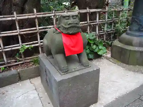 市谷亀岡八幡宮の狛犬