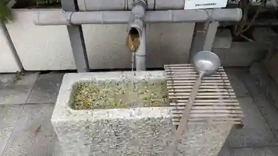 三囲神社銀座摂社の手水舎