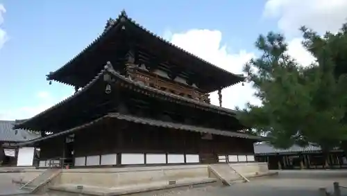 法隆寺の本殿