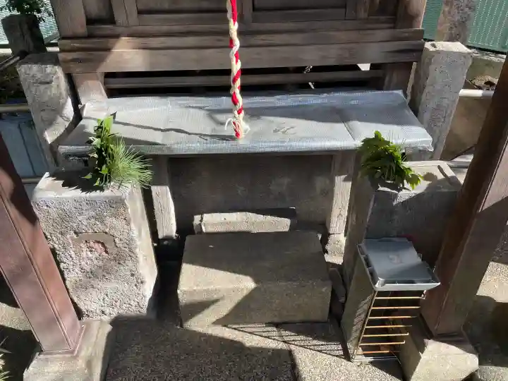 三峯神社の{uncategorized: "未分類", other: "その他", undefined: "問題あり", building: "その他建物", grave: "お墓", sacred_gate: "鳥居", guardian: "狛犬", statue: "像", buddha: "仏像", history: "歴史", nature: "自然", garden: "庭園", animal: "動物", pagoda: "塔", temizu: "手水舎", mountain_gate: "山門・神門", sanctuary: "本殿・本堂", subordinate: "末社・摂社", art: "芸術", scenery: "景色", jizo: "地蔵", ema: "絵馬", goshuin: "御朱印", omikuji: "おみくじ", items: "授与品その他", amulet: "お守り", goshuincho: "御朱印帳", eats: "食事", festival: "お祭り", votive_dance: "神楽", shichigosan: "七五三参", wedding: "結婚式", experience: "体験その他", initially: "初詣", around: "周辺", anti_infection: "感染症対策"}