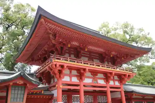 武蔵一宮氷川神社の山門・神門