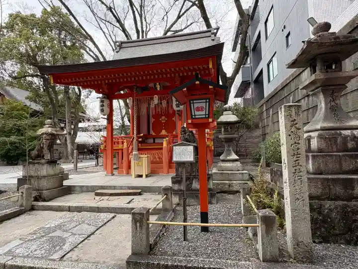 安井金比羅宮の{uncategorized: "未分類", other: "その他", undefined: "問題あり", building: "その他建物", grave: "お墓", sacred_gate: "鳥居", guardian: "狛犬", statue: "像", buddha: "仏像", history: "歴史", nature: "自然", garden: "庭園", animal: "動物", pagoda: "塔", temizu: "手水舎", mountain_gate: "山門・神門", sanctuary: "本殿・本堂", subordinate: "末社・摂社", art: "芸術", scenery: "景色", jizo: "地蔵", ema: "絵馬", goshuin: "御朱印", omikuji: "おみくじ", items: "授与品その他", amulet: "お守り", goshuincho: "御朱印帳", eats: "食事", festival: "お祭り", votive_dance: "神楽", shichigosan: "七五三参", wedding: "結婚式", experience: "体験その他", initially: "初詣", around: "周辺", anti_infection: "感染症対策"}