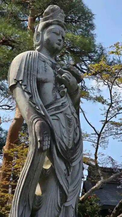 高幡不動尊 金剛寺の{uncategorized: "未分類", other: "その他", undefined: "問題あり", building: "その他建物", grave: "お墓", sacred_gate: "鳥居", guardian: "狛犬", statue: "像", buddha: "仏像", history: "歴史", nature: "自然", garden: "庭園", animal: "動物", pagoda: "塔", temizu: "手水舎", mountain_gate: "山門・神門", sanctuary: "本殿・本堂", subordinate: "末社・摂社", art: "芸術", scenery: "景色", jizo: "地蔵", ema: "絵馬", goshuin: "御朱印", omikuji: "おみくじ", items: "授与品その他", amulet: "お守り", goshuincho: "御朱印帳", eats: "食事", festival: "お祭り", votive_dance: "神楽", shichigosan: "七五三参", wedding: "結婚式", experience: "体験その他", initially: "初詣", around: "周辺", anti_infection: "感染症対策"}