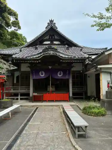 徳寿院の{uncategorized: "未分類", other: "その他", undefined: "問題あり", building: "その他建物", grave: "お墓", sacred_gate: "鳥居", guardian: "狛犬", statue: "像", buddha: "仏像", history: "歴史", nature: "自然", garden: "庭園", animal: "動物", pagoda: "塔", temizu: "手水舎", mountain_gate: "山門・神門", sanctuary: "本殿・本堂", subordinate: "末社・摂社", art: "芸術", scenery: "景色", jizo: "地蔵", ema: "絵馬", goshuin: "御朱印", omikuji: "おみくじ", items: "授与品その他", amulet: "お守り", goshuincho: "御朱印帳", eats: "食事", festival: "お祭り", votive_dance: "神楽", shichigosan: "七五三参", wedding: "結婚式", experience: "体験その他", initially: "初詣", around: "周辺", anti_infection: "感染症対策"}