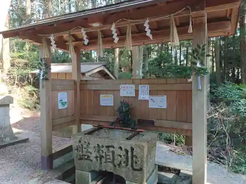 川添神社の手水舎