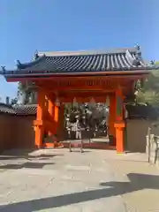 西宮神社の山門