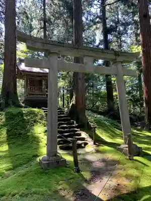 平泉寺白山神社の末社・摂社