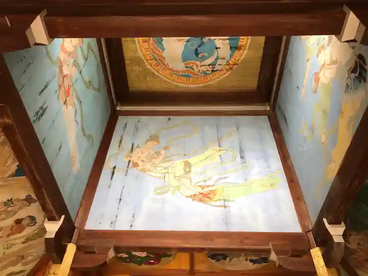 鳥居観音の芸術