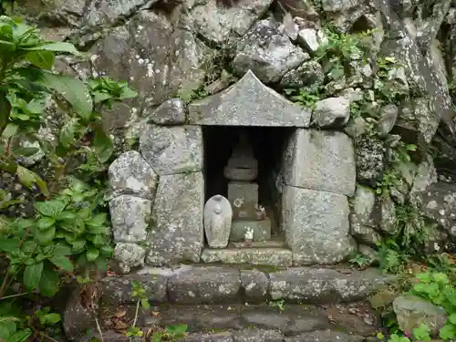 大慈寺の末社