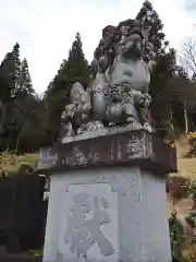 八海山尊神社の狛犬