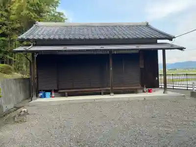 八幡神社 (山本)の{uncategorized: "未分類", other: "その他", undefined: "問題あり", building: "その他建物", grave: "お墓", sacred_gate: "鳥居", guardian: "狛犬", statue: "像", buddha: "仏像", history: "歴史", nature: "自然", garden: "庭園", animal: "動物", pagoda: "塔", temizu: "手水舎", mountain_gate: "山門・神門", sanctuary: "本殿・本堂", subordinate: "末社・摂社", art: "芸術", scenery: "景色", jizo: "地蔵", ema: "絵馬", goshuin: "御朱印", omikuji: "おみくじ", items: "授与品その他", amulet: "お守り", goshuincho: "御朱印帳", eats: "食事", festival: "お祭り", votive_dance: "神楽", shichigosan: "七五三参", wedding: "結婚式", experience: "体験その他", initially: "初詣", around: "周辺", anti_infection: "感染症対策"}