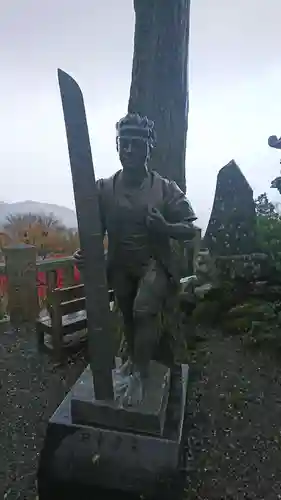 大山阿夫利神社の像