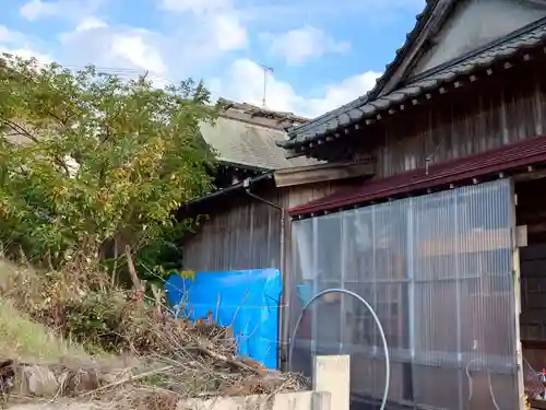 開運稲荷神社の本殿