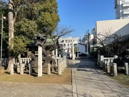 新宿下落合氷川神社の{uncategorized: "未分類", other: "その他", undefined: "問題あり", building: "その他建物", grave: "お墓", sacred_gate: "鳥居", guardian: "狛犬", statue: "像", buddha: "仏像", history: "歴史", nature: "自然", garden: "庭園", animal: "動物", pagoda: "塔", temizu: "手水舎", mountain_gate: "山門・神門", sanctuary: "本殿・本堂", subordinate: "末社・摂社", art: "芸術", scenery: "景色", jizo: "地蔵", ema: "絵馬", goshuin: "御朱印", omikuji: "おみくじ", items: "授与品その他", amulet: "お守り", goshuincho: "御朱印帳", eats: "食事", festival: "お祭り", votive_dance: "神楽", shichigosan: "七五三参", wedding: "結婚式", experience: "体験その他", initially: "初詣", around: "周辺", anti_infection: "感染症対策"}