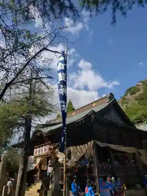白髭神社の{uncategorized: "未分類", other: "その他", undefined: "問題あり", building: "その他建物", grave: "お墓", sacred_gate: "鳥居", guardian: "狛犬", statue: "像", buddha: "仏像", history: "歴史", nature: "自然", garden: "庭園", animal: "動物", pagoda: "塔", temizu: "手水舎", mountain_gate: "山門・神門", sanctuary: "本殿・本堂", subordinate: "末社・摂社", art: "芸術", scenery: "景色", jizo: "地蔵", ema: "絵馬", goshuin: "御朱印", omikuji: "おみくじ", items: "授与品その他", amulet: "お守り", goshuincho: "御朱印帳", eats: "食事", festival: "お祭り", votive_dance: "神楽", shichigosan: "七五三参", wedding: "結婚式", experience: "体験その他", initially: "初詣", around: "周辺", anti_infection: "感染症対策"}