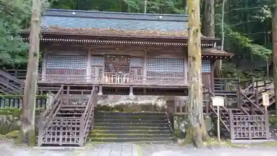 諏訪大社の本殿・本堂