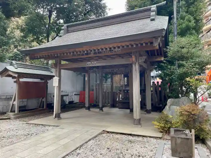 境稲荷神社の{uncategorized: "未分類", other: "その他", undefined: "問題あり", building: "その他建物", grave: "お墓", sacred_gate: "鳥居", guardian: "狛犬", statue: "像", buddha: "仏像", history: "歴史", nature: "自然", garden: "庭園", animal: "動物", pagoda: "塔", temizu: "手水舎", mountain_gate: "山門・神門", sanctuary: "本殿・本堂", subordinate: "末社・摂社", art: "芸術", scenery: "景色", jizo: "地蔵", ema: "絵馬", goshuin: "御朱印", omikuji: "おみくじ", items: "授与品その他", amulet: "お守り", goshuincho: "御朱印帳", eats: "食事", festival: "お祭り", votive_dance: "神楽", shichigosan: "七五三参", wedding: "結婚式", experience: "体験その他", initially: "初詣", around: "周辺", anti_infection: "感染症対策"}