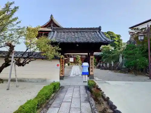 瑞泉寺の山門