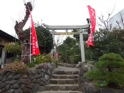 横浜御嶽神社の鳥居