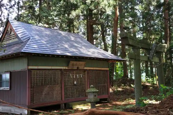 岩上神社の本殿・本堂