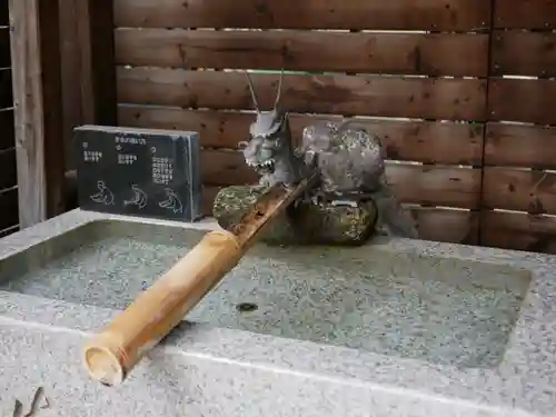 鎮守氷川神社の手水舎