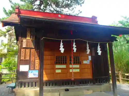 身形神社の本殿