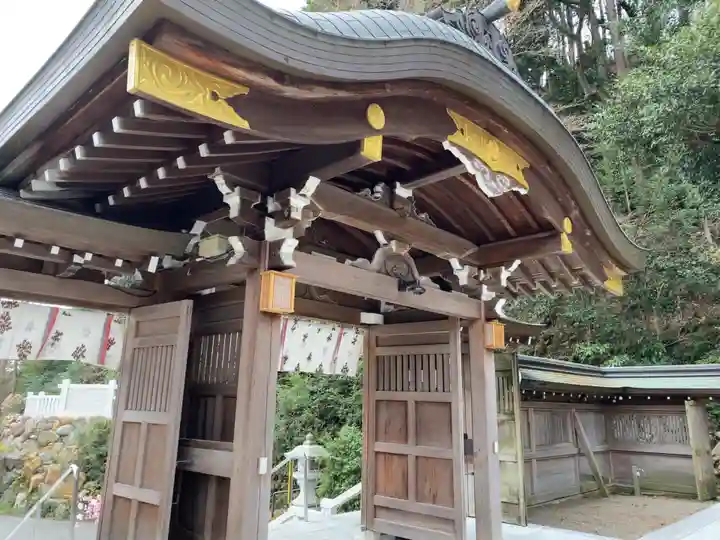 高麗神社の山門・神門