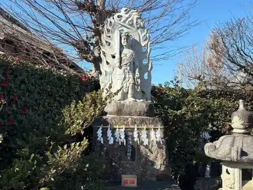 御嶽山神社の{uncategorized: "未分類", other: "その他", undefined: "問題あり", building: "その他建物", grave: "お墓", sacred_gate: "鳥居", guardian: "狛犬", statue: "像", buddha: "仏像", history: "歴史", nature: "自然", garden: "庭園", animal: "動物", pagoda: "塔", temizu: "手水舎", mountain_gate: "山門・神門", sanctuary: "本殿・本堂", subordinate: "末社・摂社", art: "芸術", scenery: "景色", jizo: "地蔵", ema: "絵馬", goshuin: "御朱印", omikuji: "おみくじ", items: "授与品その他", amulet: "お守り", goshuincho: "御朱印帳", eats: "食事", festival: "お祭り", votive_dance: "神楽", shichigosan: "七五三参", wedding: "結婚式", experience: "体験その他", initially: "初詣", around: "周辺", anti_infection: "感染症対策"}