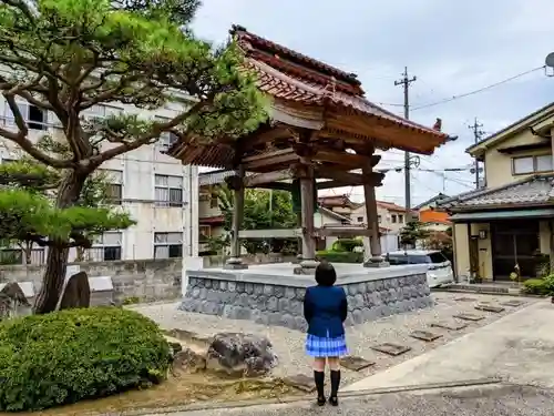 信行寺の建物その他