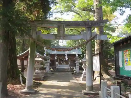 諏訪神社の鳥居