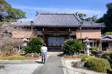 明顕寺の本殿・本堂
