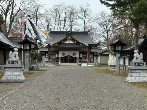 鷹栖神社の{uncategorized: "未分類", other: "その他", undefined: "問題あり", building: "その他建物", grave: "お墓", sacred_gate: "鳥居", guardian: "狛犬", statue: "像", buddha: "仏像", history: "歴史", nature: "自然", garden: "庭園", animal: "動物", pagoda: "塔", temizu: "手水舎", mountain_gate: "山門・神門", sanctuary: "本殿・本堂", subordinate: "末社・摂社", art: "芸術", scenery: "景色", jizo: "地蔵", ema: "絵馬", goshuin: "御朱印", omikuji: "おみくじ", items: "授与品その他", amulet: "お守り", goshuincho: "御朱印帳", eats: "食事", festival: "お祭り", votive_dance: "神楽", shichigosan: "七五三参", wedding: "結婚式", experience: "体験その他", initially: "初詣", around: "周辺", anti_infection: "感染症対策"}