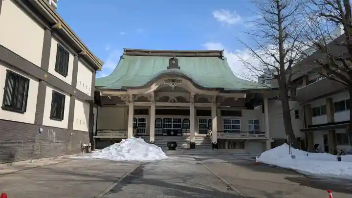 中央寺の{uncategorized: "未分類", other: "その他", undefined: "問題あり", building: "その他建物", grave: "お墓", sacred_gate: "鳥居", guardian: "狛犬", statue: "像", buddha: "仏像", history: "歴史", nature: "自然", garden: "庭園", animal: "動物", pagoda: "塔", temizu: "手水舎", mountain_gate: "山門・神門", sanctuary: "本殿・本堂", subordinate: "末社・摂社", art: "芸術", scenery: "景色", jizo: "地蔵", ema: "絵馬", goshuin: "御朱印", omikuji: "おみくじ", items: "授与品その他", amulet: "お守り", goshuincho: "御朱印帳", eats: "食事", festival: "お祭り", votive_dance: "神楽", shichigosan: "七五三参", wedding: "結婚式", experience: "体験その他", initially: "初詣", around: "周辺", anti_infection: "感染症対策"}