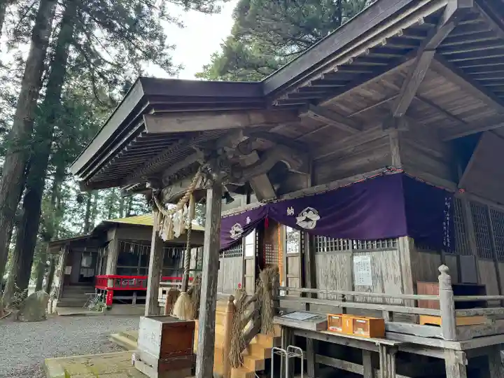 坪沼八幡神社の本殿・本堂