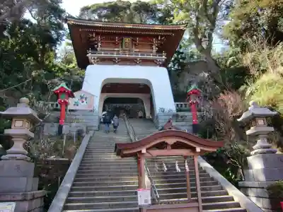 江島神社の山門・神門