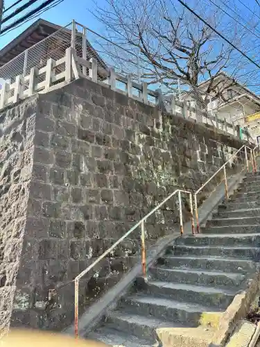 中西宮地嶽神社の{uncategorized: "未分類", other: "その他", undefined: "問題あり", building: "その他建物", grave: "お墓", sacred_gate: "鳥居", guardian: "狛犬", statue: "像", buddha: "仏像", history: "歴史", nature: "自然", garden: "庭園", animal: "動物", pagoda: "塔", temizu: "手水舎", mountain_gate: "山門・神門", sanctuary: "本殿・本堂", subordinate: "末社・摂社", art: "芸術", scenery: "景色", jizo: "地蔵", ema: "絵馬", goshuin: "御朱印", omikuji: "おみくじ", items: "授与品その他", amulet: "お守り", goshuincho: "御朱印帳", eats: "食事", festival: "お祭り", votive_dance: "神楽", shichigosan: "七五三参", wedding: "結婚式", experience: "体験その他", initially: "初詣", around: "周辺", anti_infection: "感染症対策"}